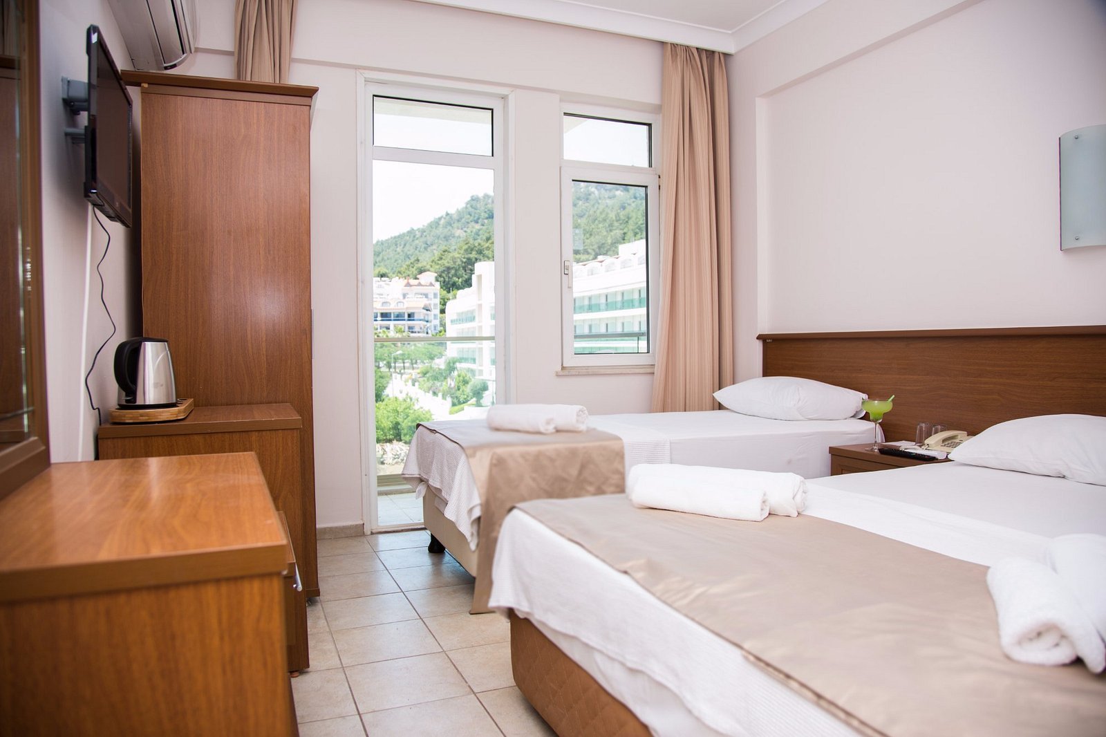 Bliss Beach Hotel photo 7