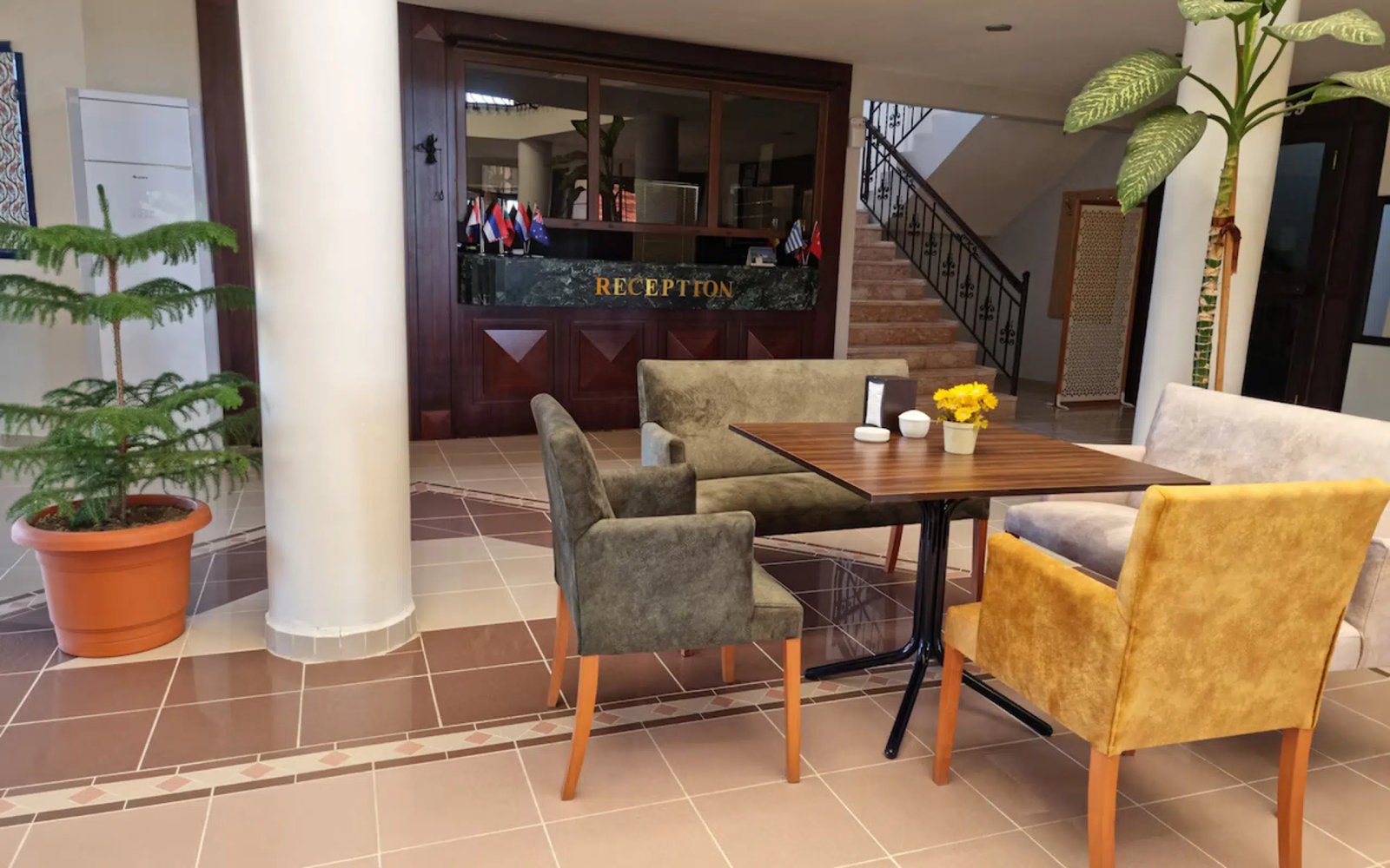 Flora Hotel photo 3