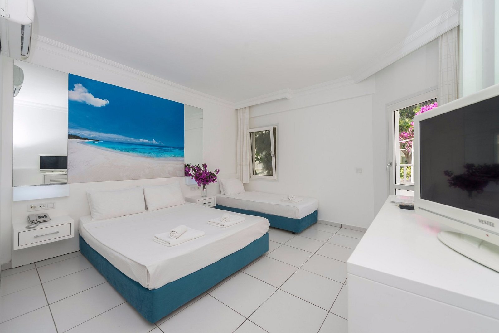 Bendis Beach Hotel photo 7