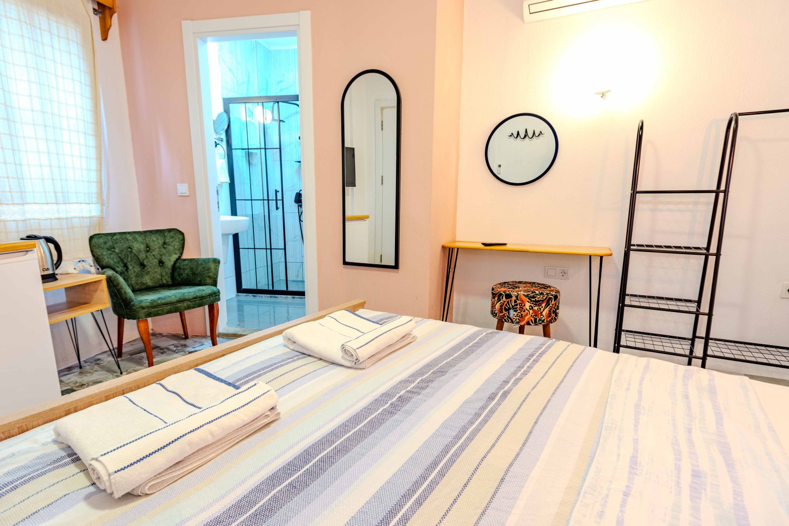 Arden's House photo 13