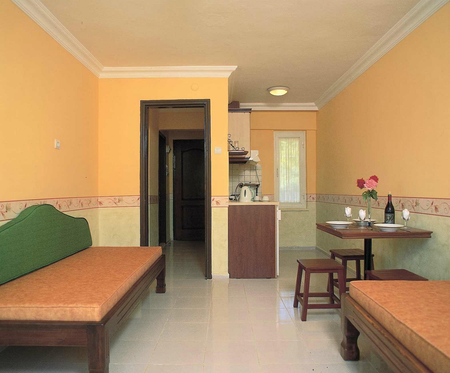 Club Sunset Apartments photo 6