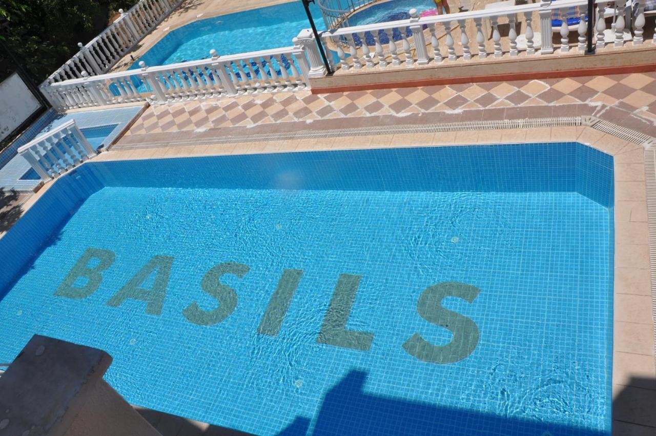 Basils Apart Hotel photo 8