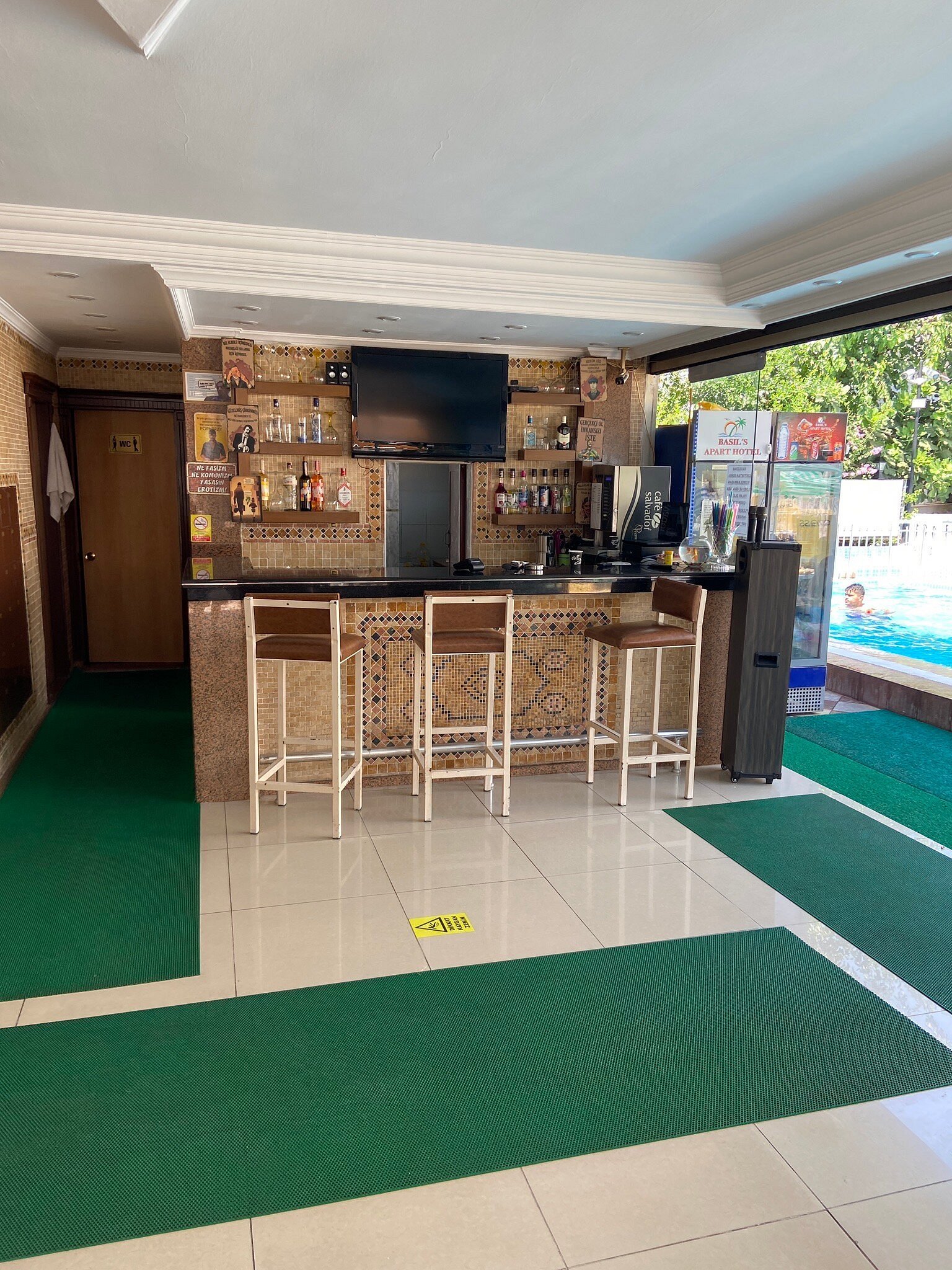 Basils Apart Hotel photo 5