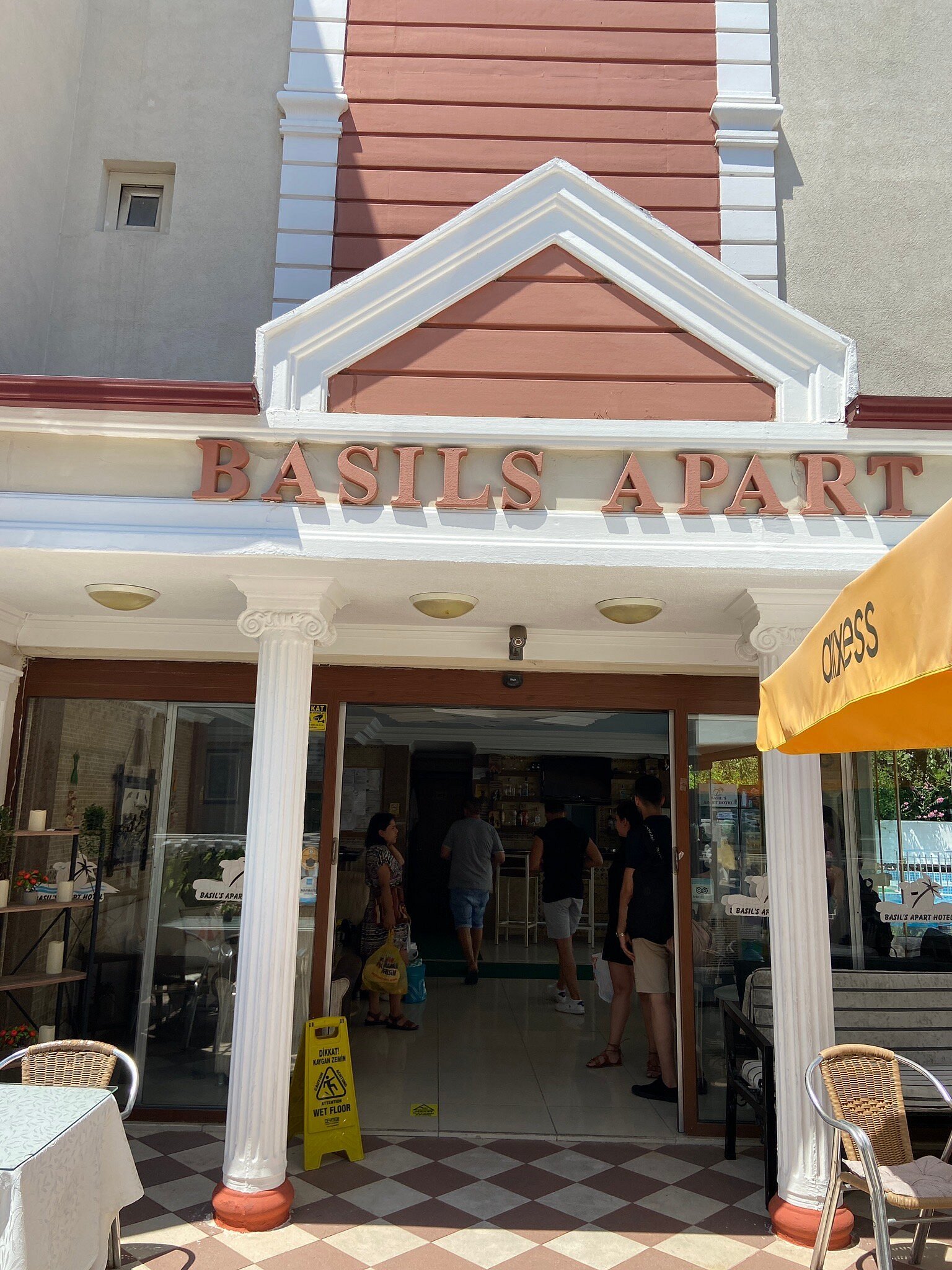 Basils Apart Hotel photo 4