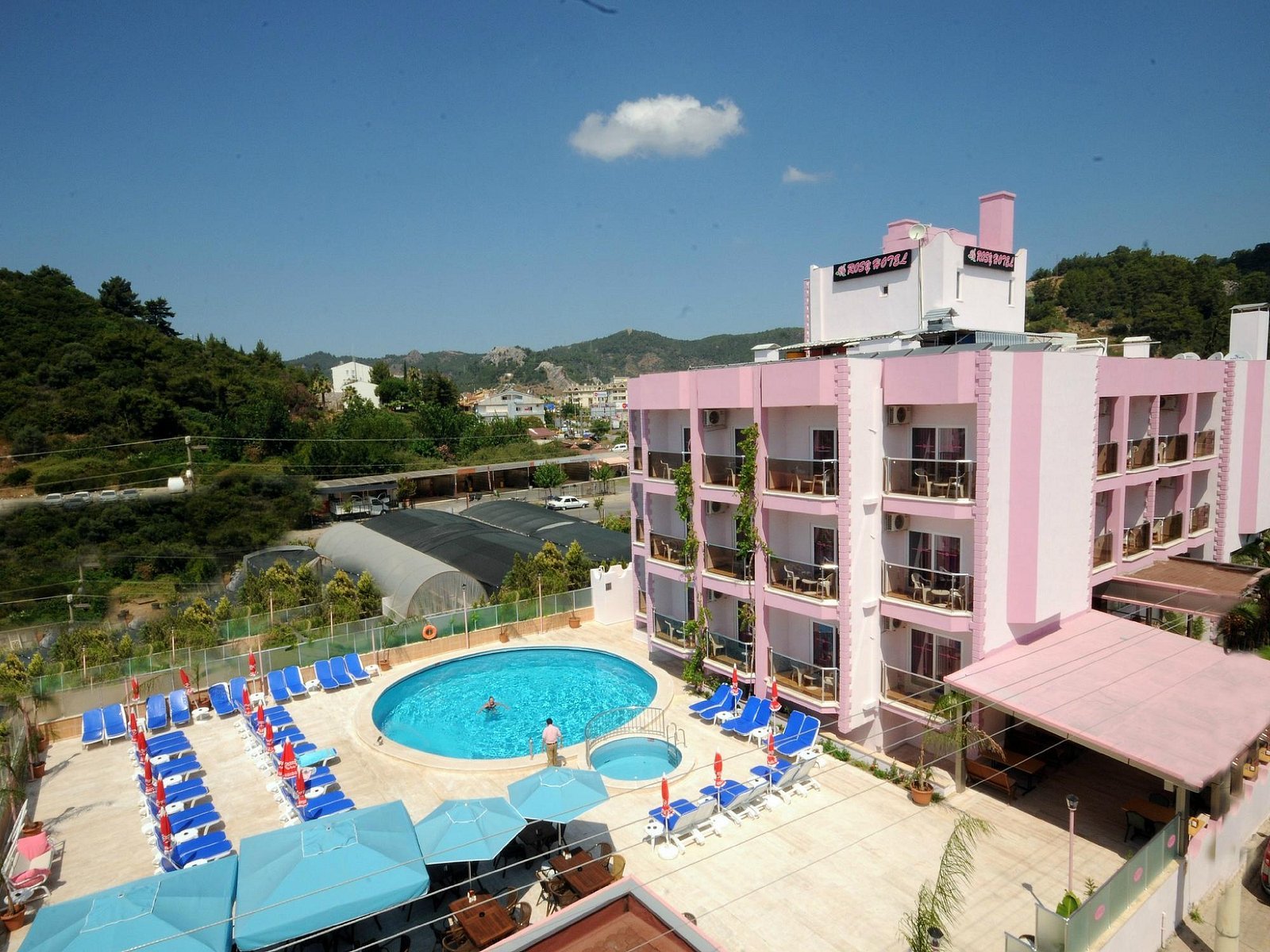 Rosy Hotel photo 2