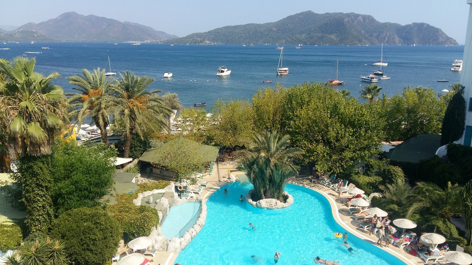 Tropical Beach Hotel photo 2