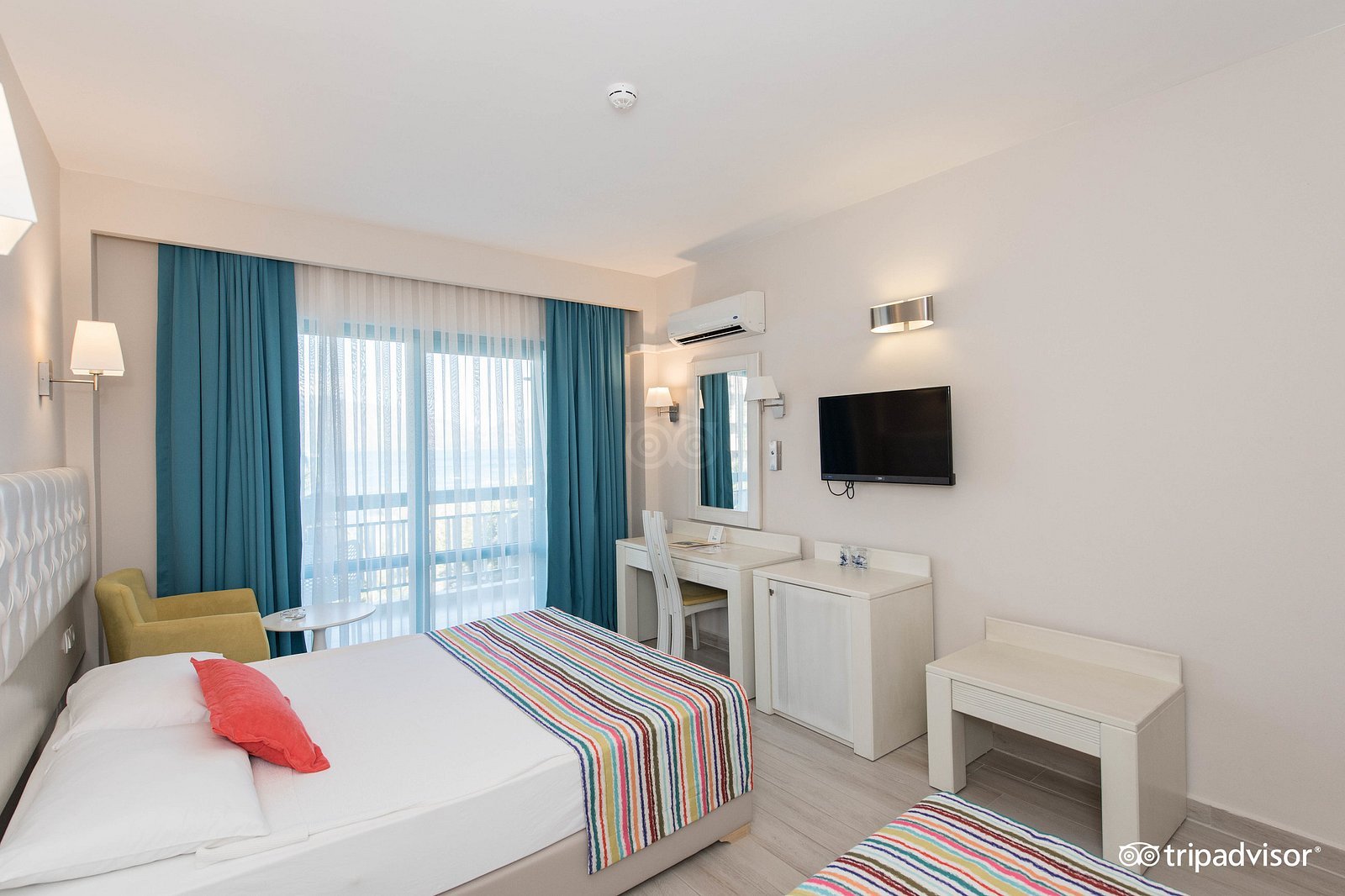 Tropical Beach Hotel photo 17