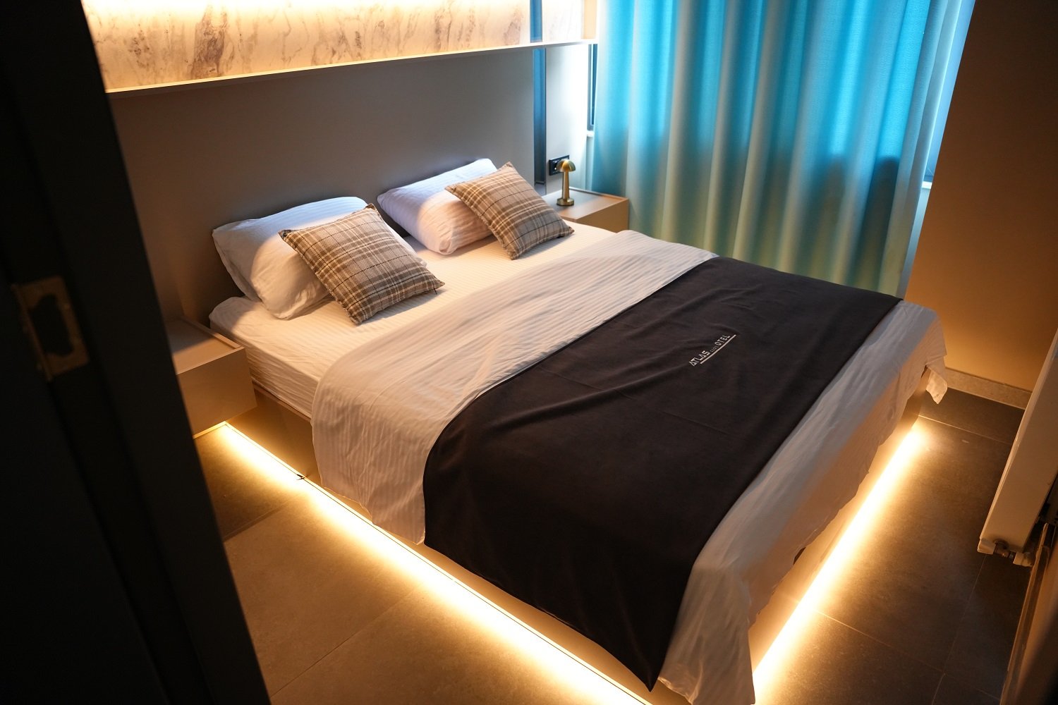 ATLAS apart OTEL photo 2