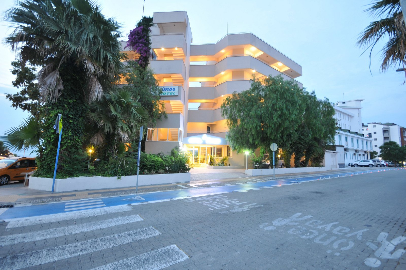 Amos Hotel photo 2