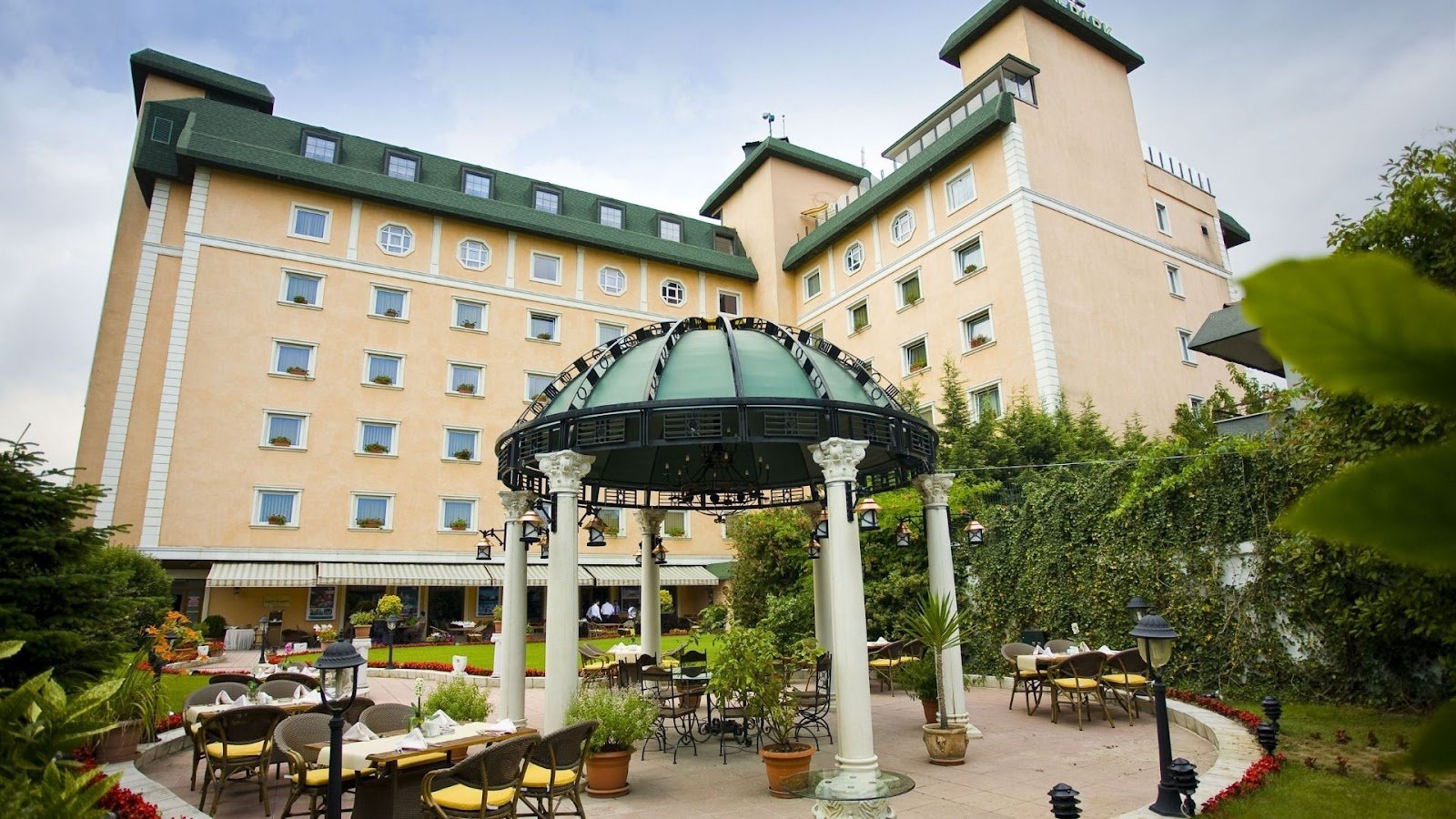 The Green Park Hotel Merter photo 2