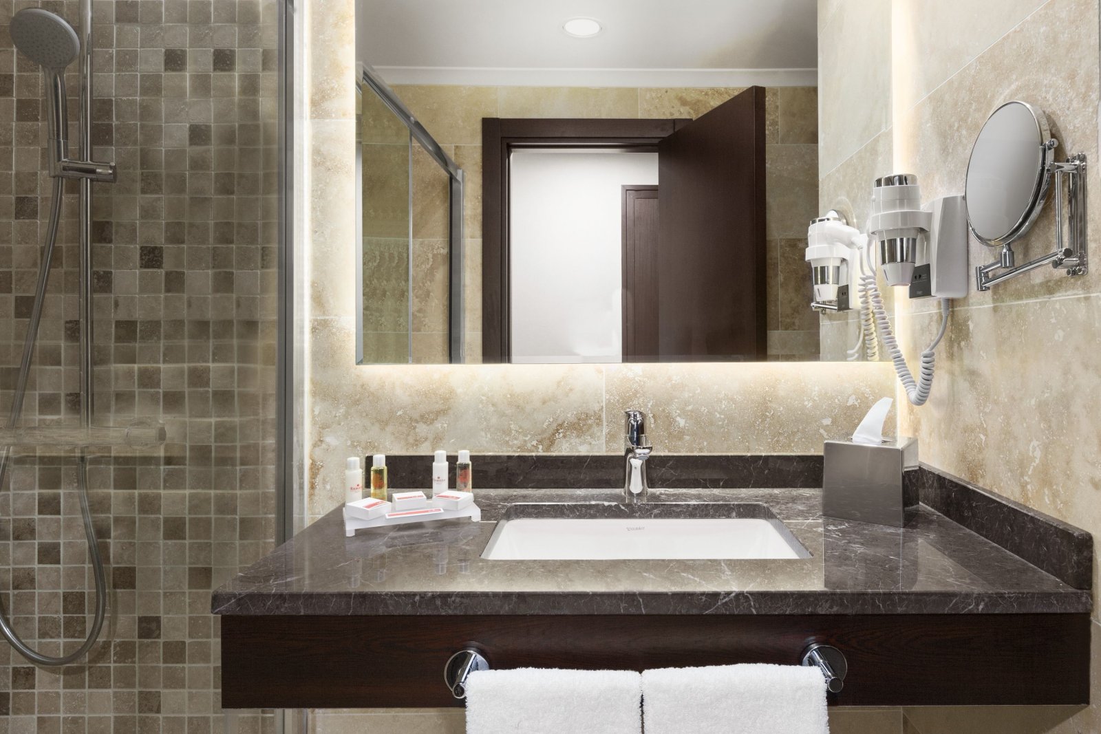 Ramada Hotel & Suites by Wyndham Istanbul Merter photo 17