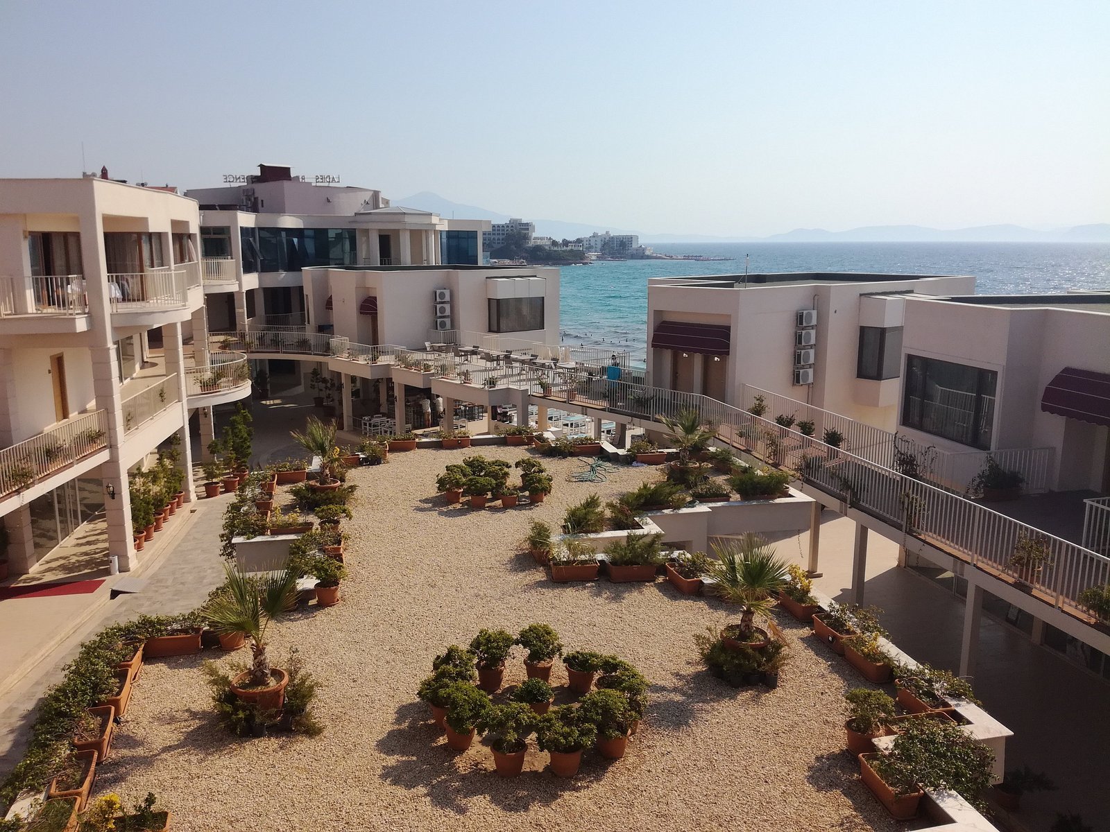 Ladies Beach Suit Otel photo 6
