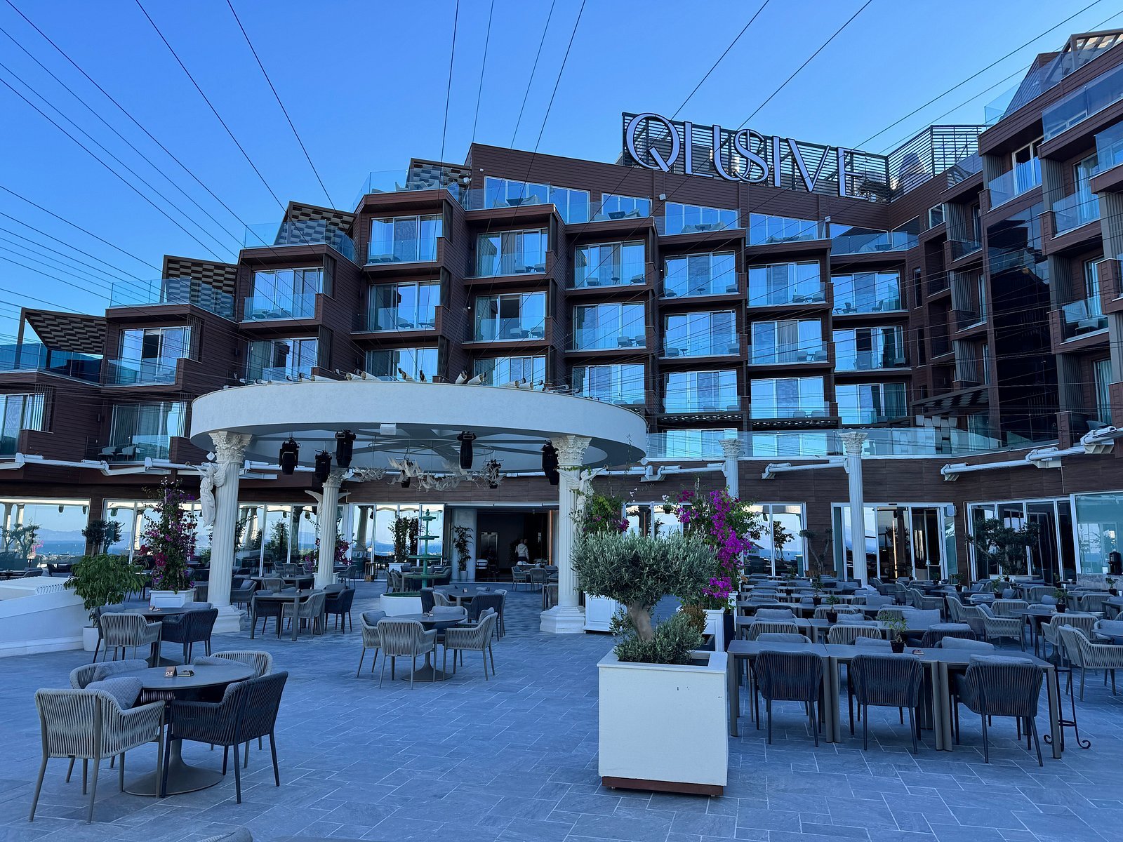 Qlusive Hotel photo 2