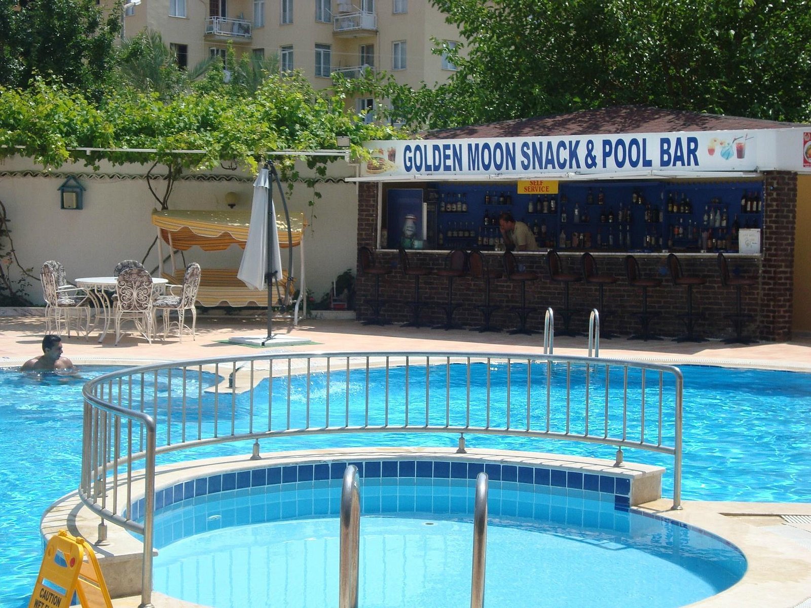 Golden Moon Apart Hotel photo 10