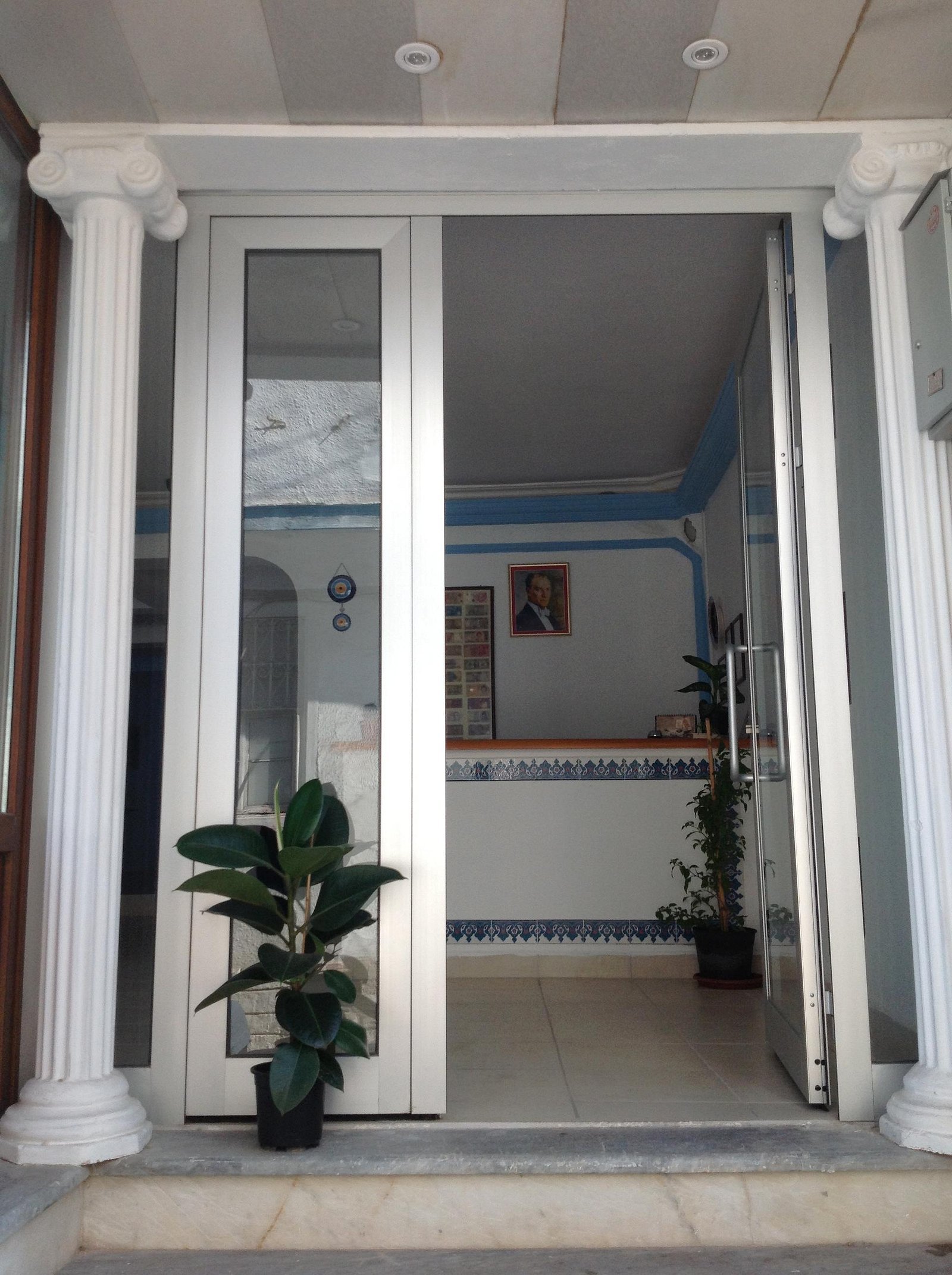 Kusadasi Efesian Hotel B&B / City Center and Harbour — Camiatik, Kuşadası - Ephesus