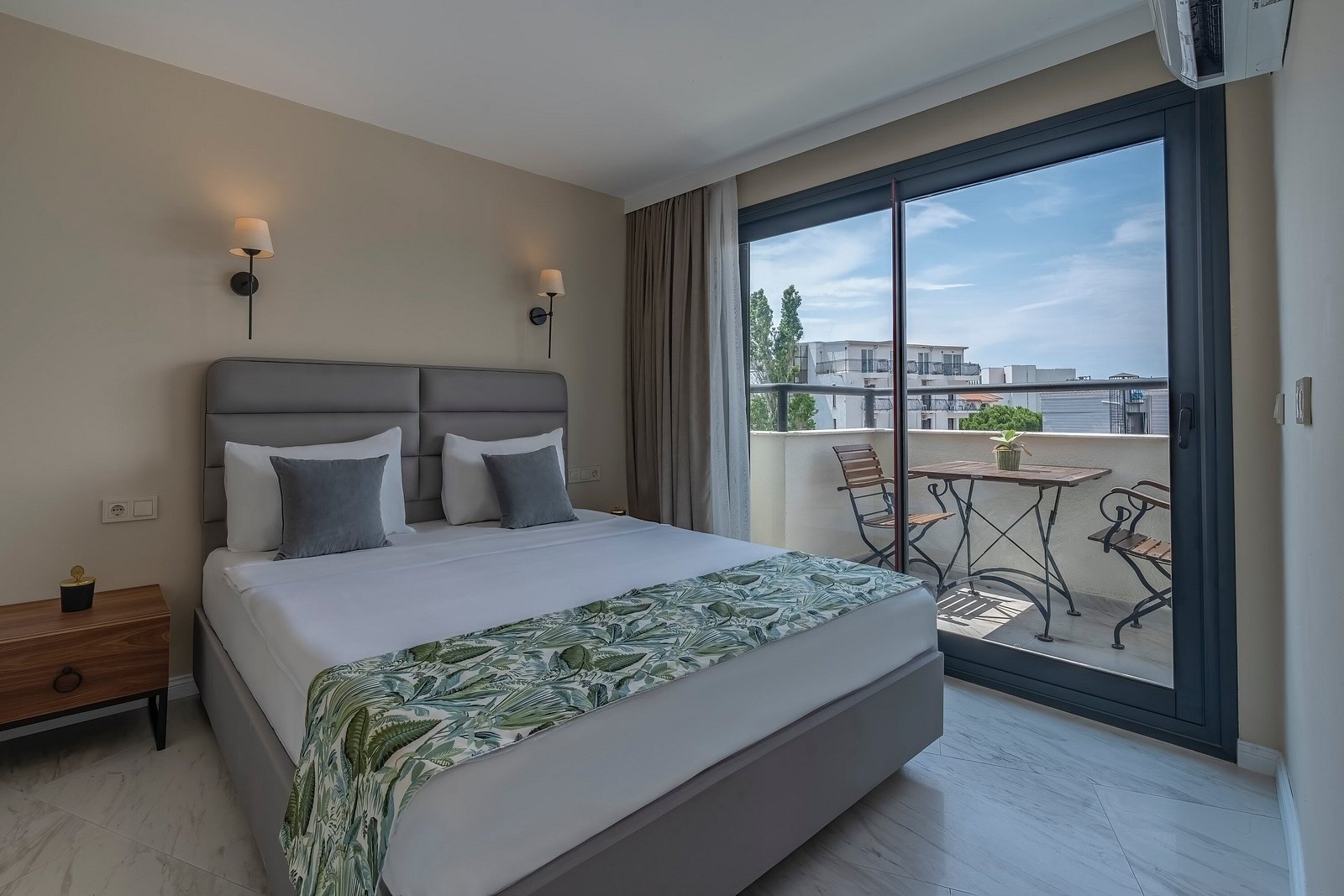 Rosy Suites Hotel photo 2