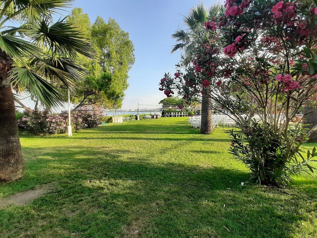 Batihan Beach Resort & Spa photo 4