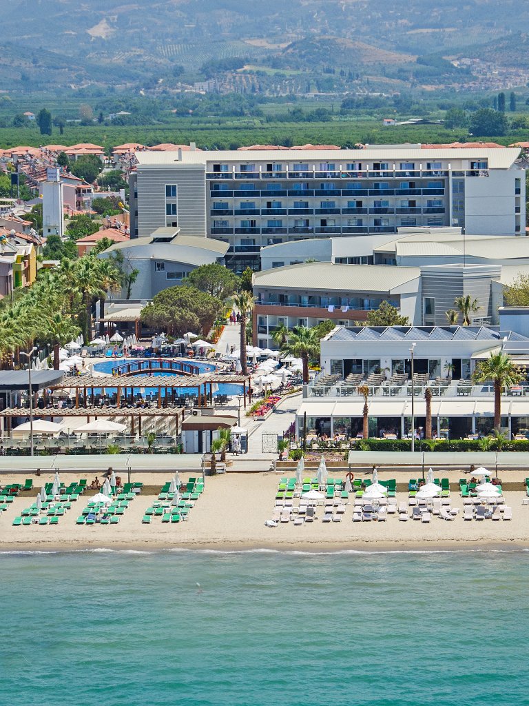 Palm Wings Beach Resort & Spa Kuşadası photo 2