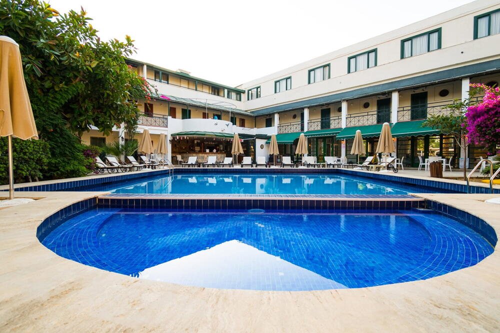 Hotel Colossus photo 2