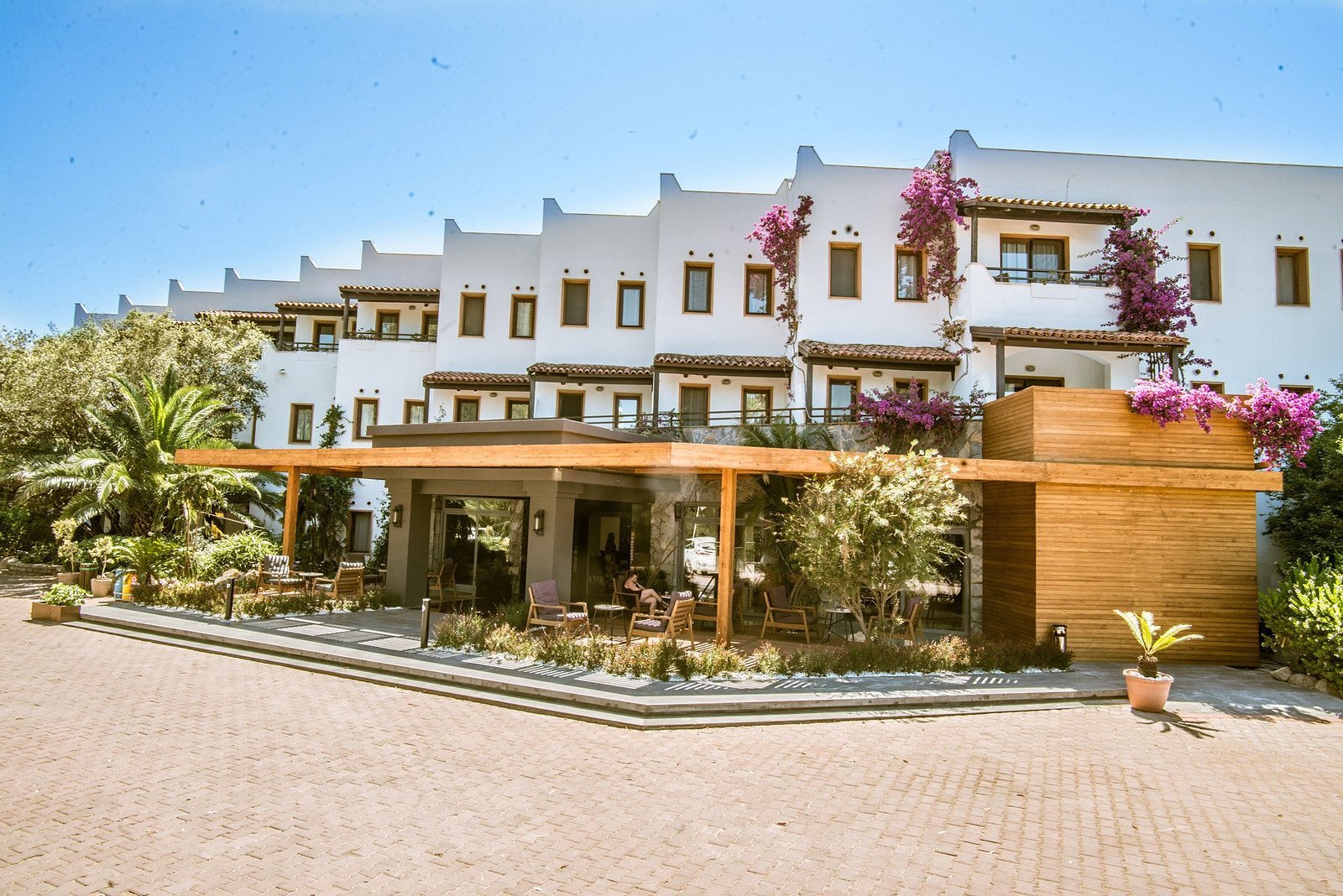 Green Beach Resort photo 2
