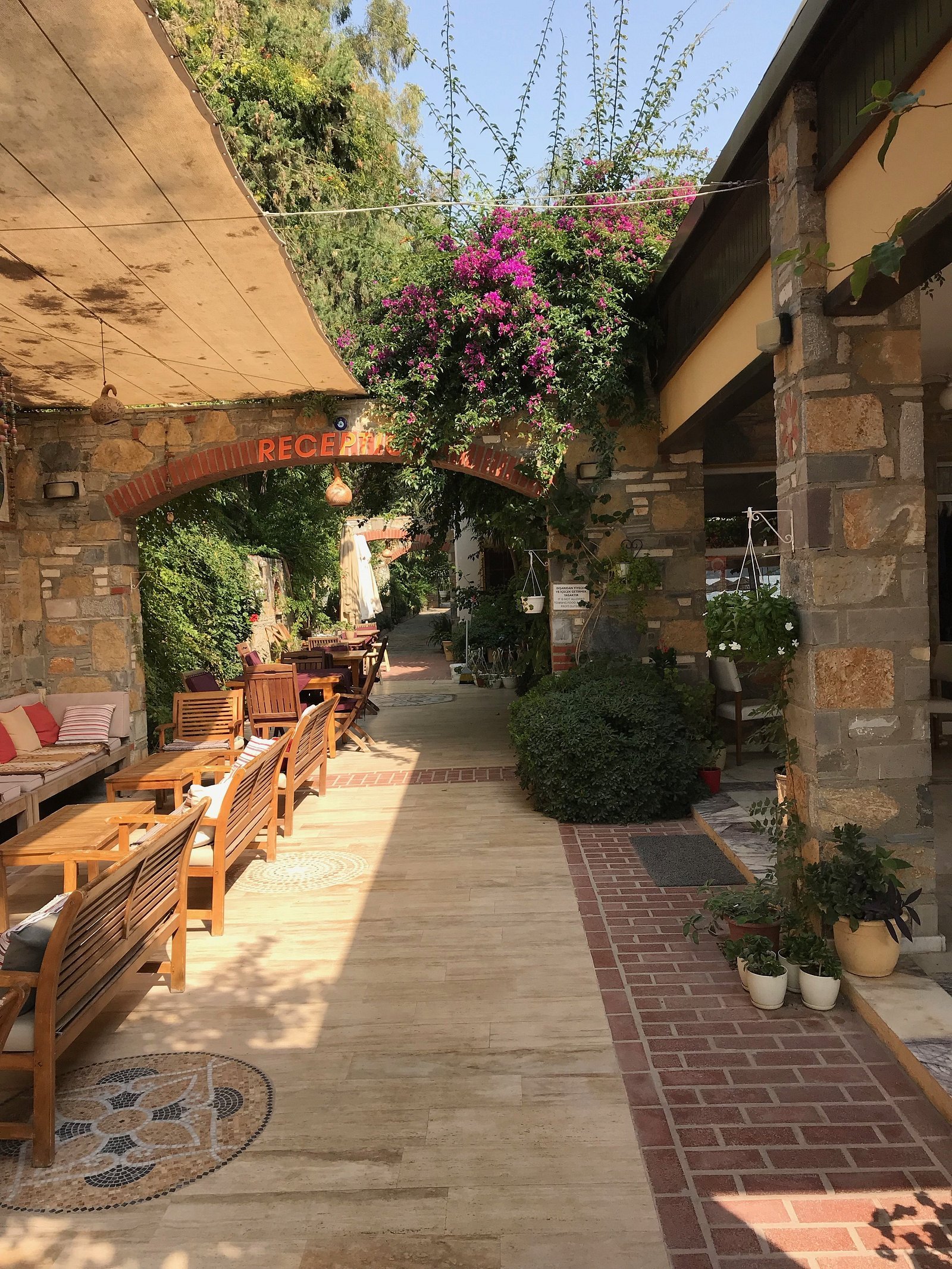 Toloman Hotel photo 2