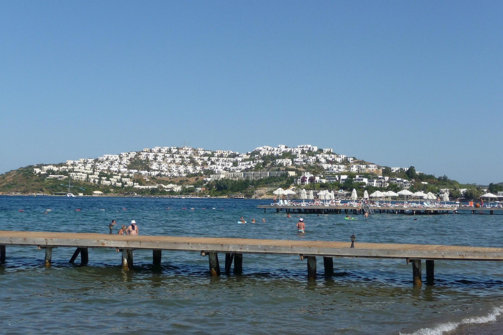 Serene Beach Resort photo 3