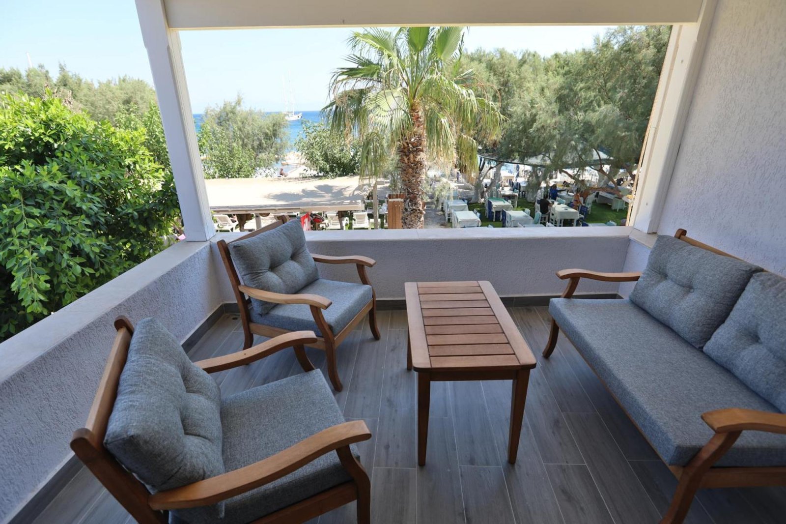 Ali's Hotel Beach photo 10