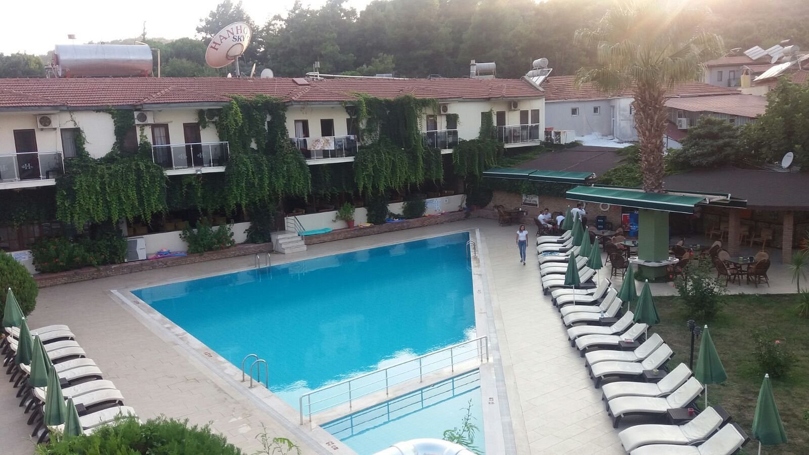 Han Deluxe Hotel & Suites photo 9