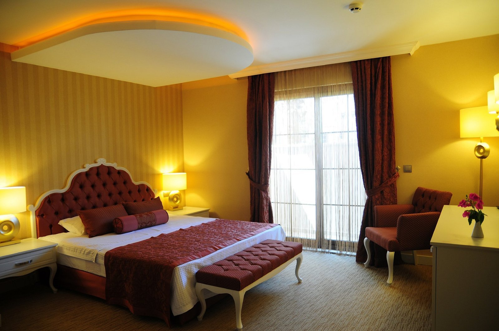 Han Deluxe Hotel & Suites photo 15