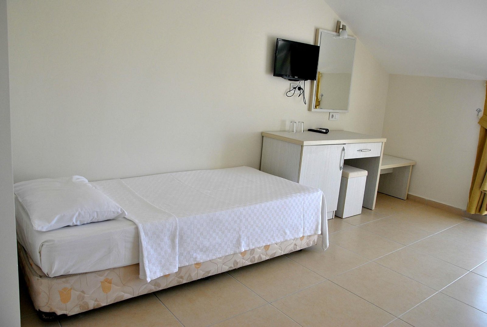 Akdeniz Beach Hotel photo 16