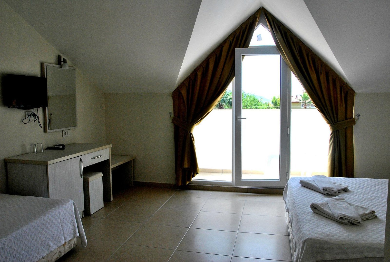 Akdeniz Beach Hotel photo 18