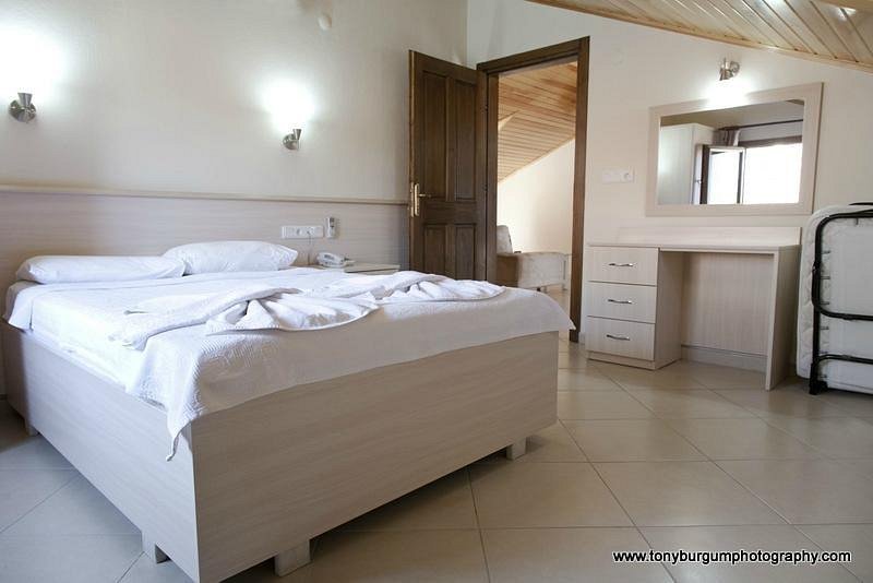 Gokcen Hotel & Aparments photo 9