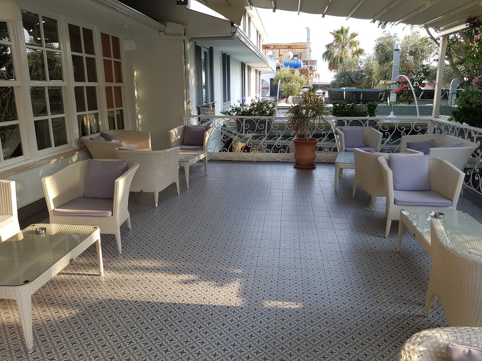 Tonoz Beach Hotel photo 8
