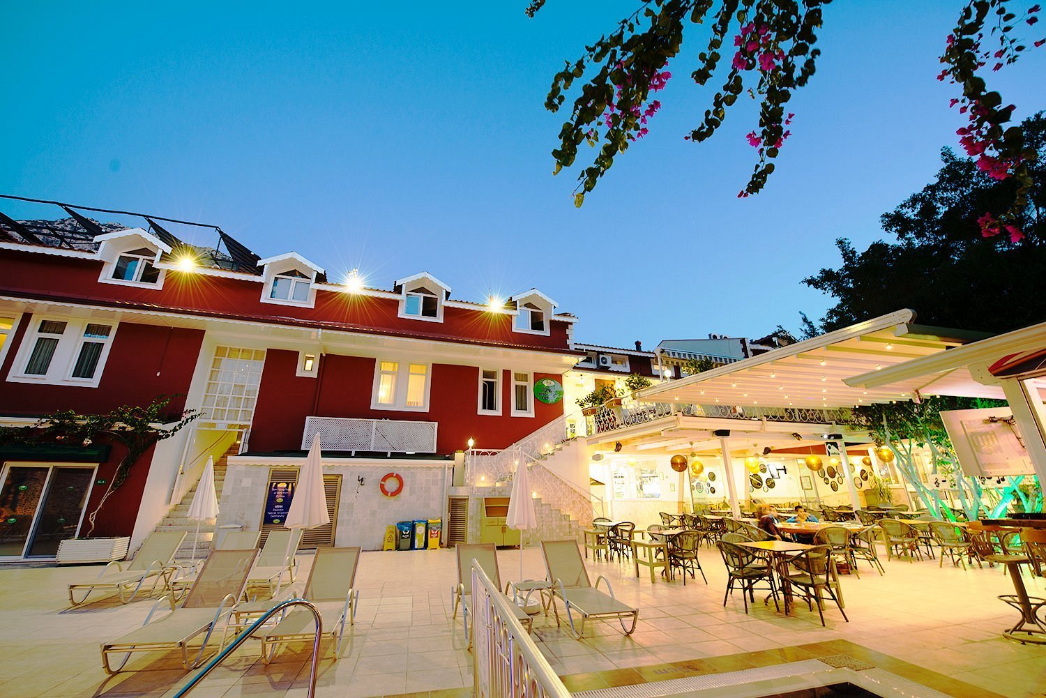 Tonoz Beach Hotel photo 2