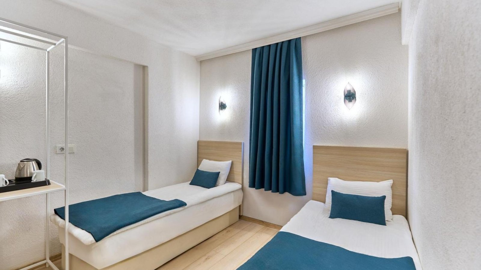 Mia Hill Suites photo 10