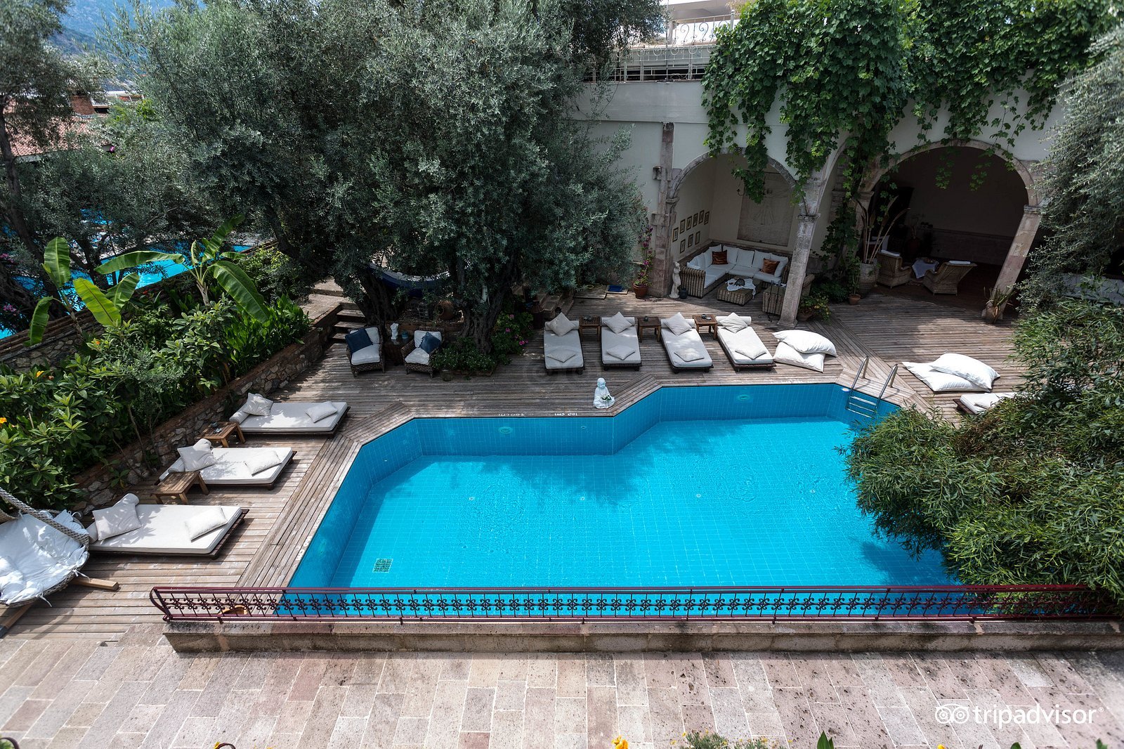 Jade Residence photo 8