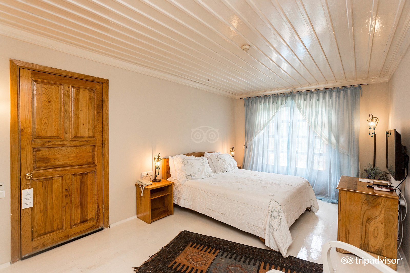 Jade Residence photo 18