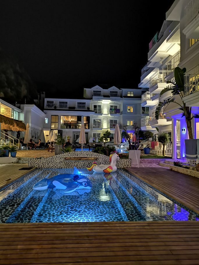 Montebello Deluxe photo 13