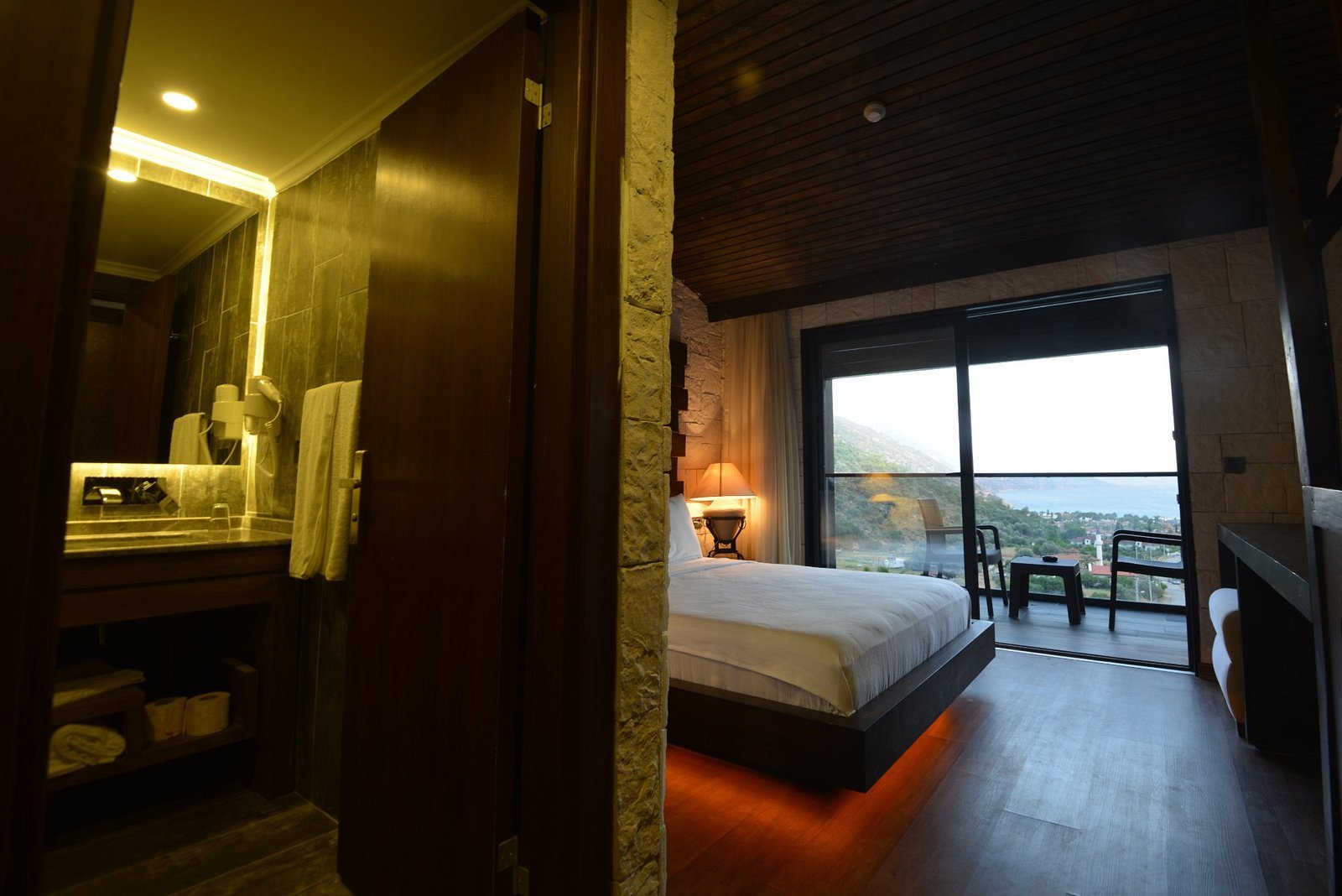 Manaspark Deluxe Hotel photo 21