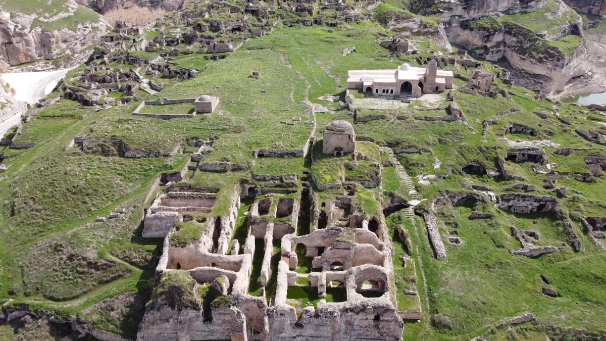 Batman Hasankeyf Archaeological Site photo 4