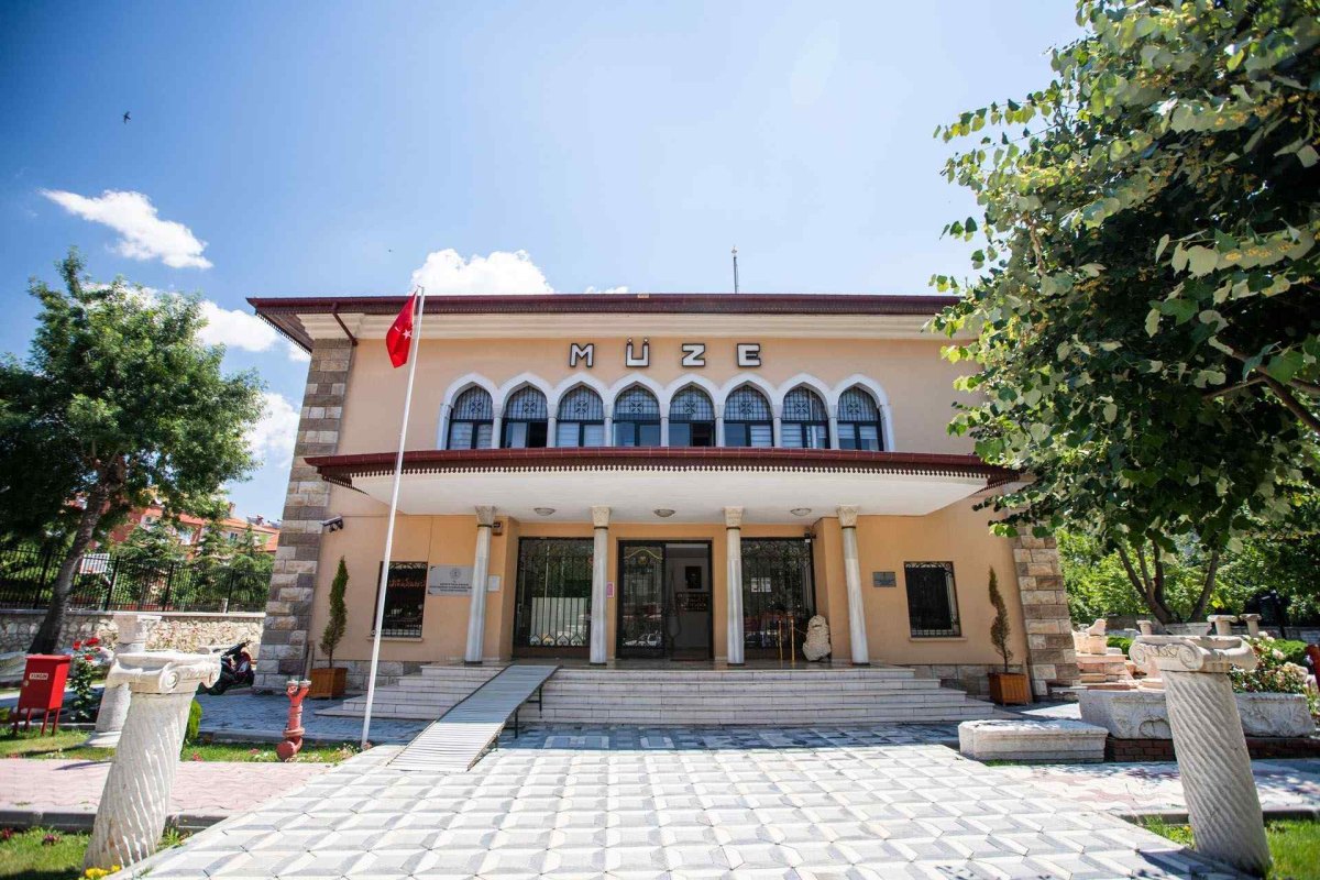 Isparta Yalvaç Museum