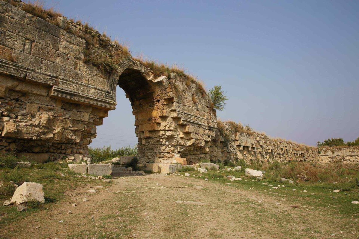 Adana The Archaeological Site Of Anavarza photo 5