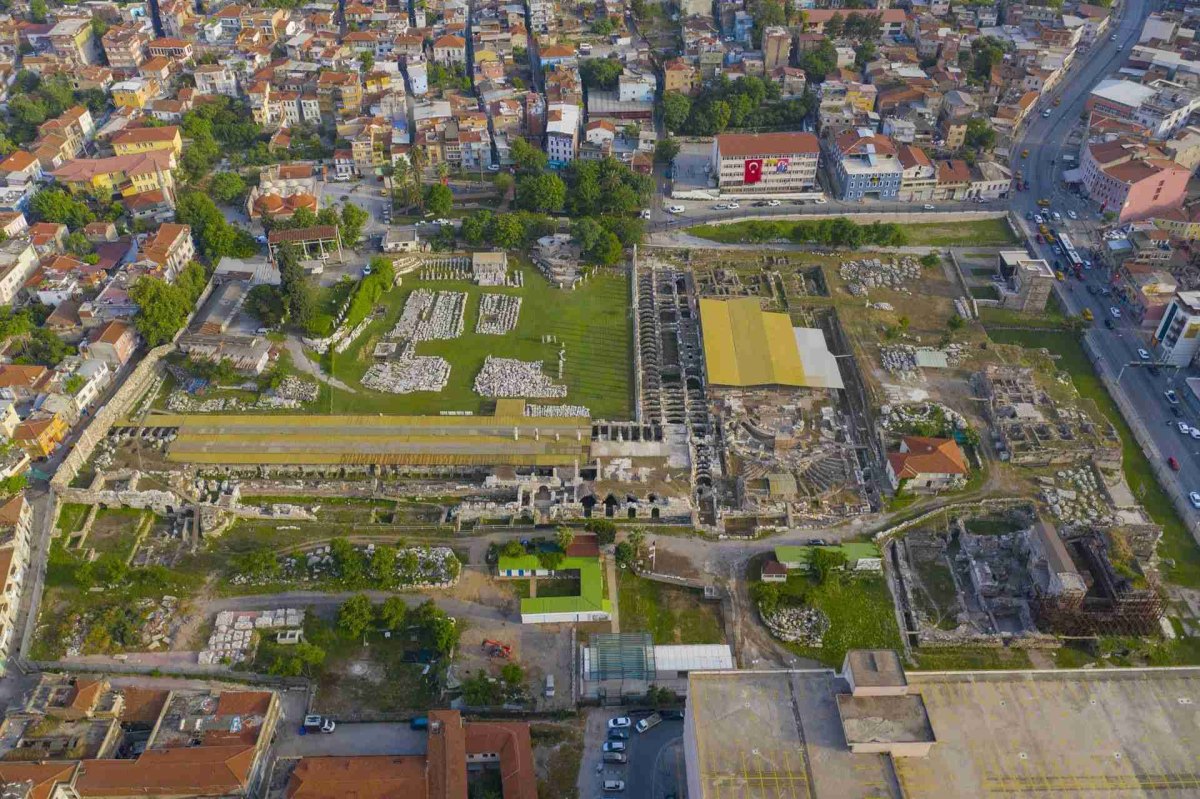 İzmir Agora Archaeological Site