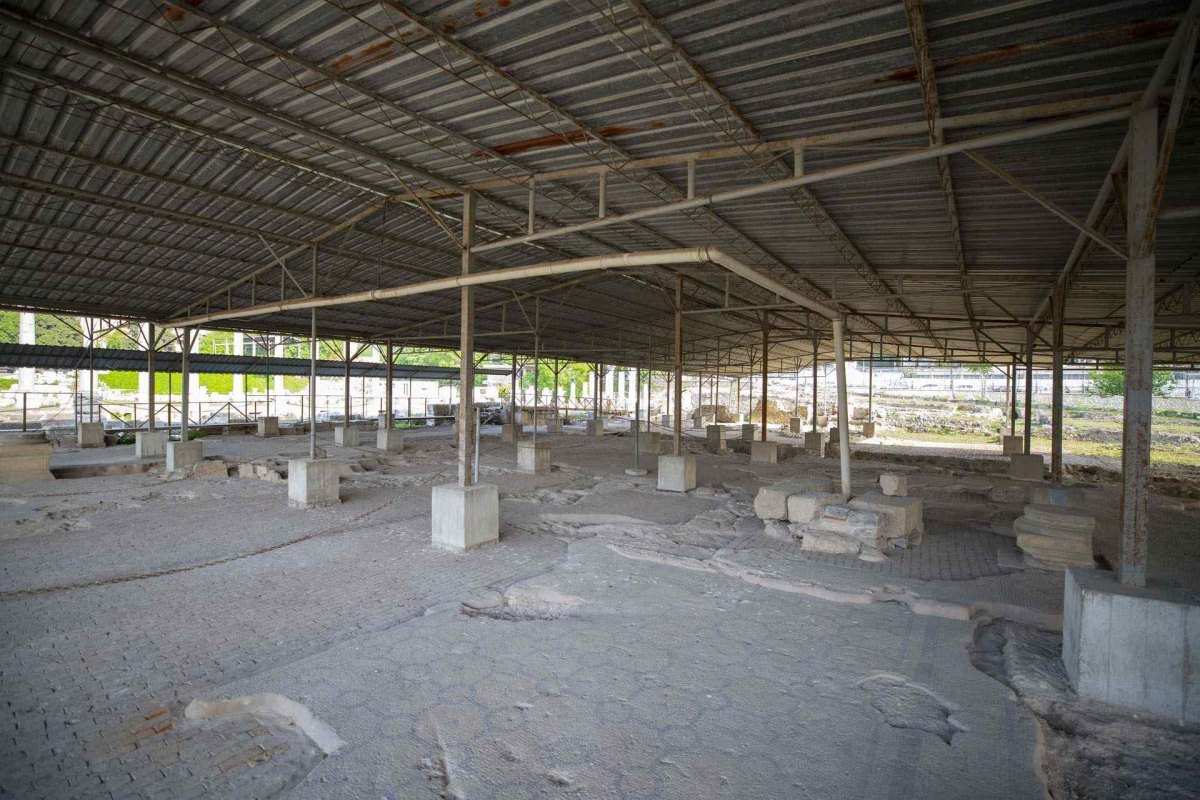 İzmir Agora Archaeological Site photo 3