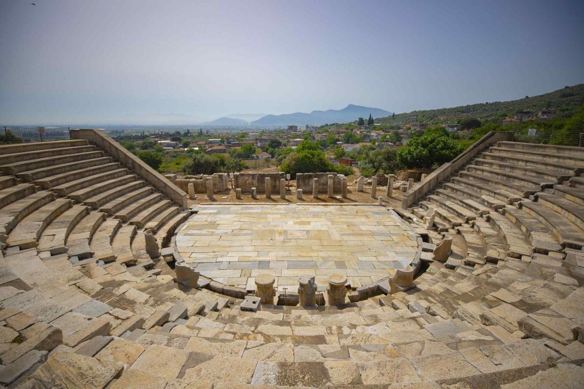 İzmir Metropolis Archaeological Site photo 5