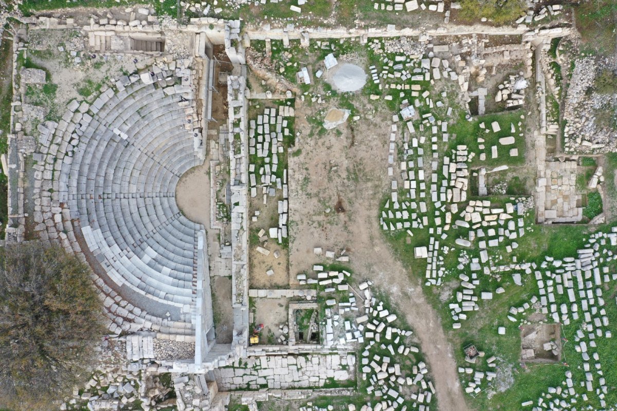 İzmir Teos Archaeological Site photo 8
