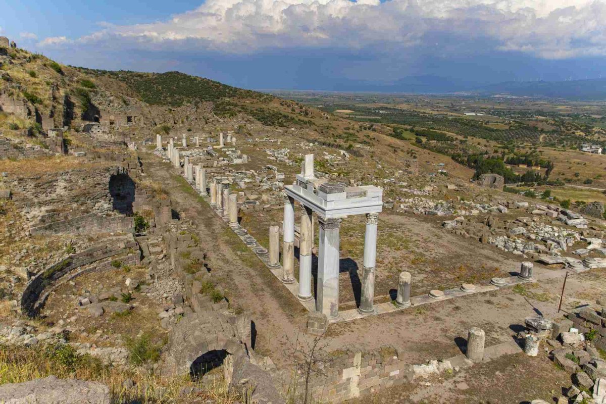 İzmir Bergama Pergamon Acropolis photo 3