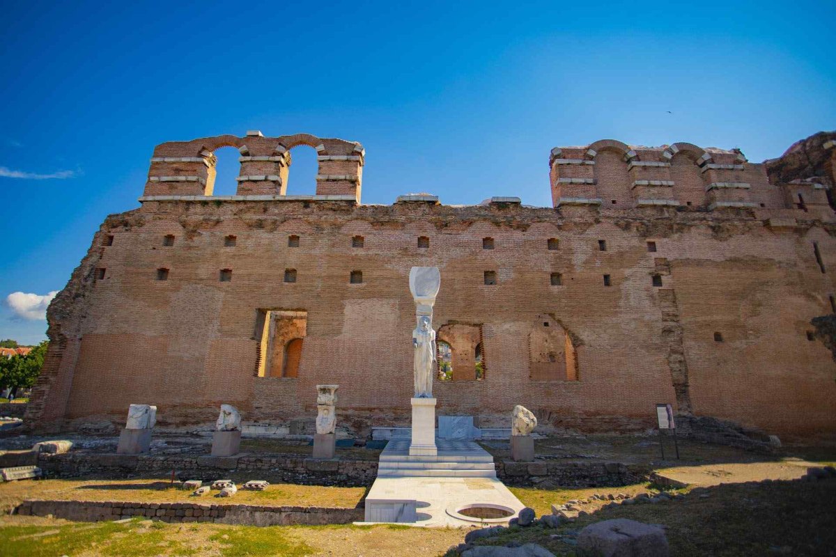 İzmir Bergama  Red Basilica