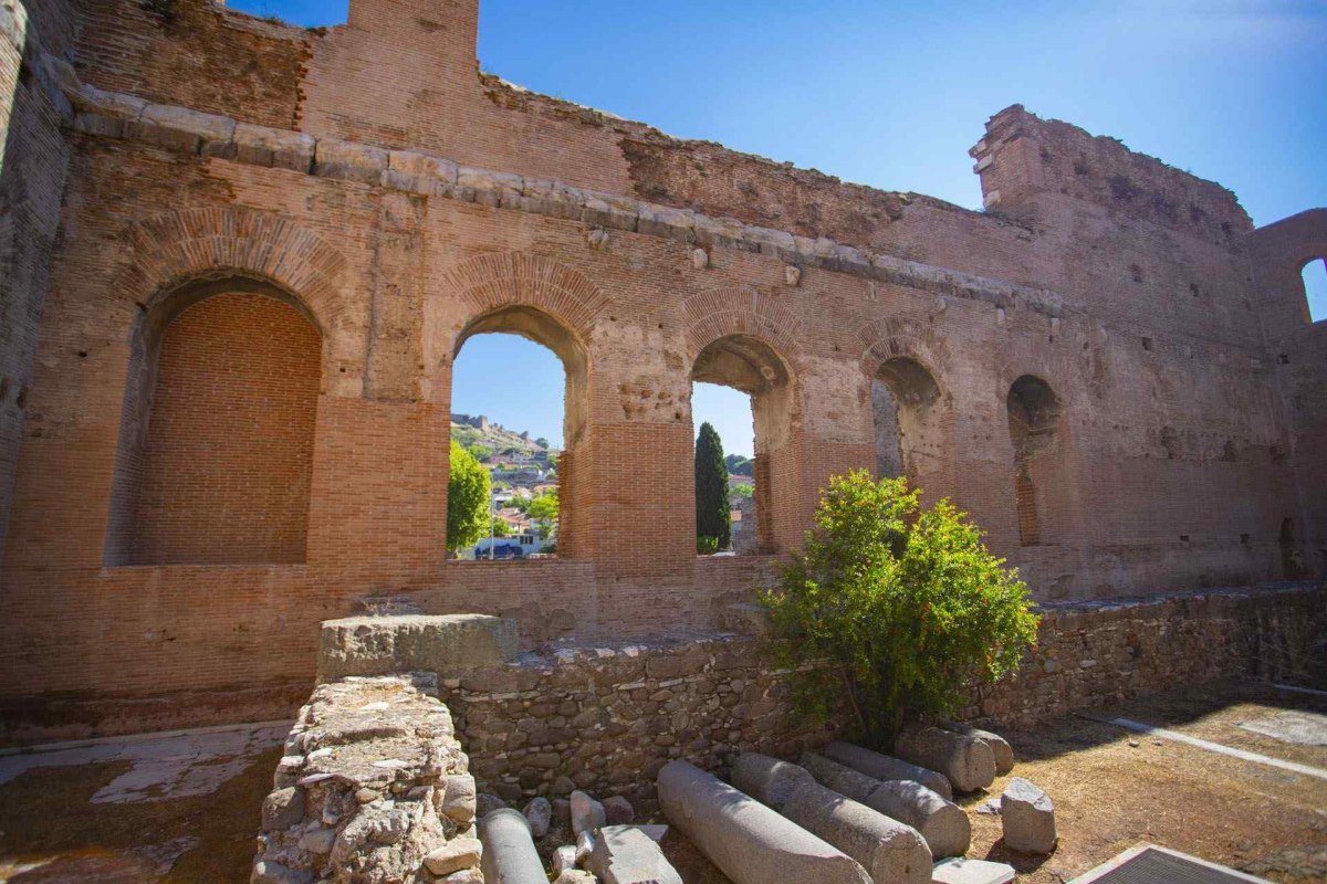İzmir Bergama  Red Basilica photo 4
