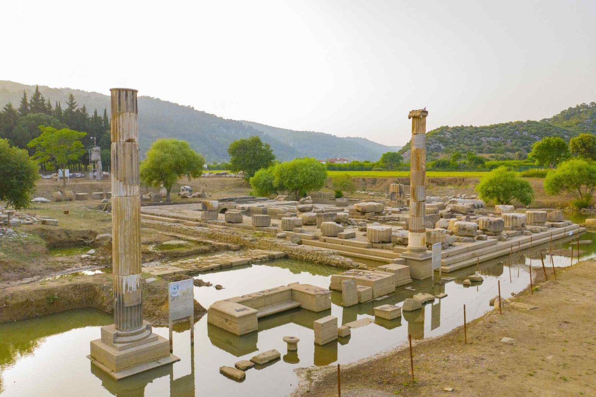 İzmir Klaros Archaeological Site photo 3